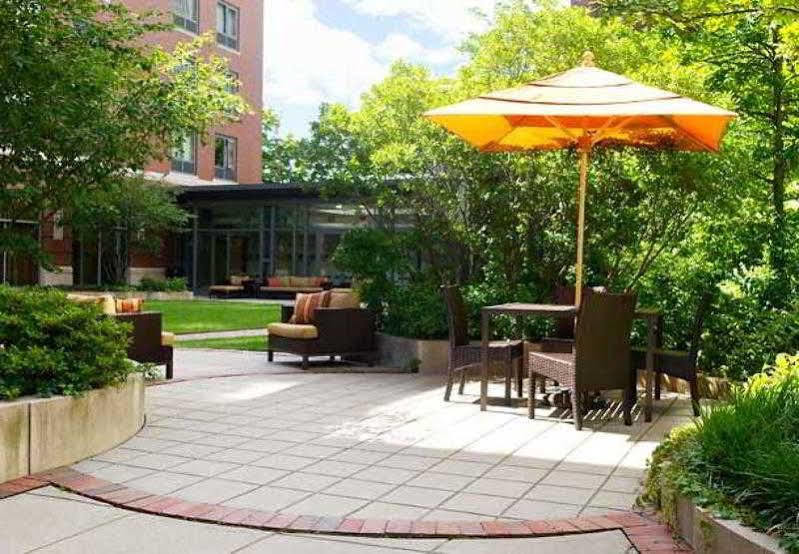 Courtyard By Marriott Boston Brookline酒店 外观 照片